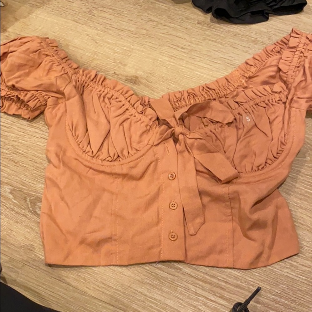 light brown crop top kendal and kylie